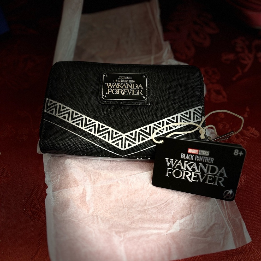 marvel studio, Black Panther Wakanda forever, Loungefly Wallet